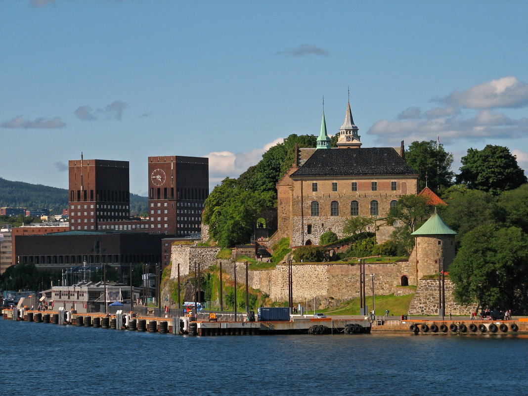 Осло. Ратуша и крепость Акерсхус - максим лыков
