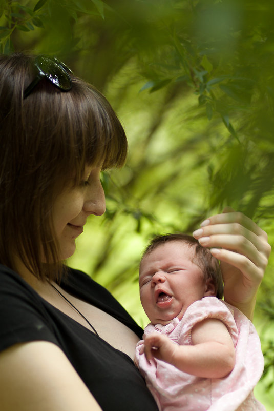 девушка с новорожденным - Irina Rudakova