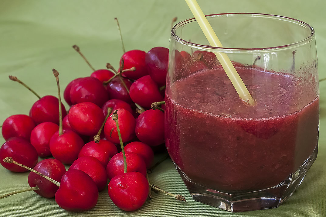 Вкусный коктейль и черешня... - Елена Васильева