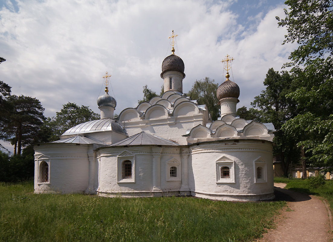 Церковь Михаила Архангела с востока - serg Fedorov