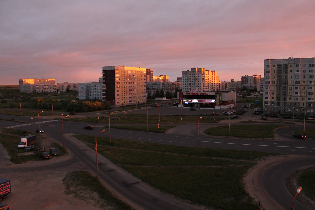 Северодвинск. Белая ночь, время 23:43, закат будет в 00:01 - Владимир Шибинский