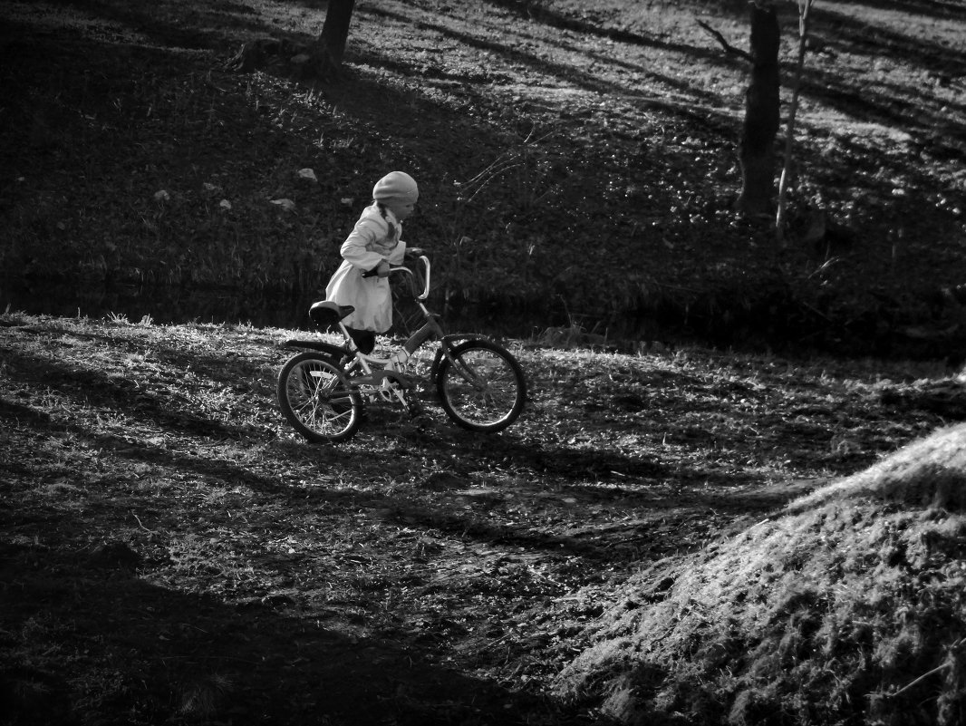 девочка с велосипедом - sv.kaschuk 
