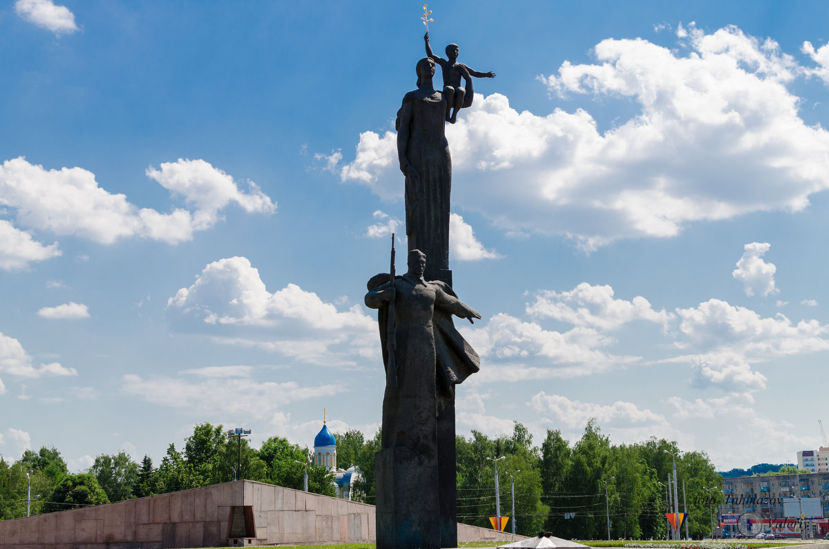 Памятник победы - Валерий Тахмазов