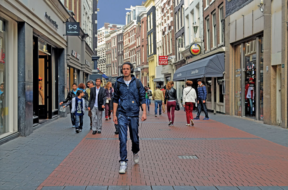 На улицах Амстердама - Лидия Цапко