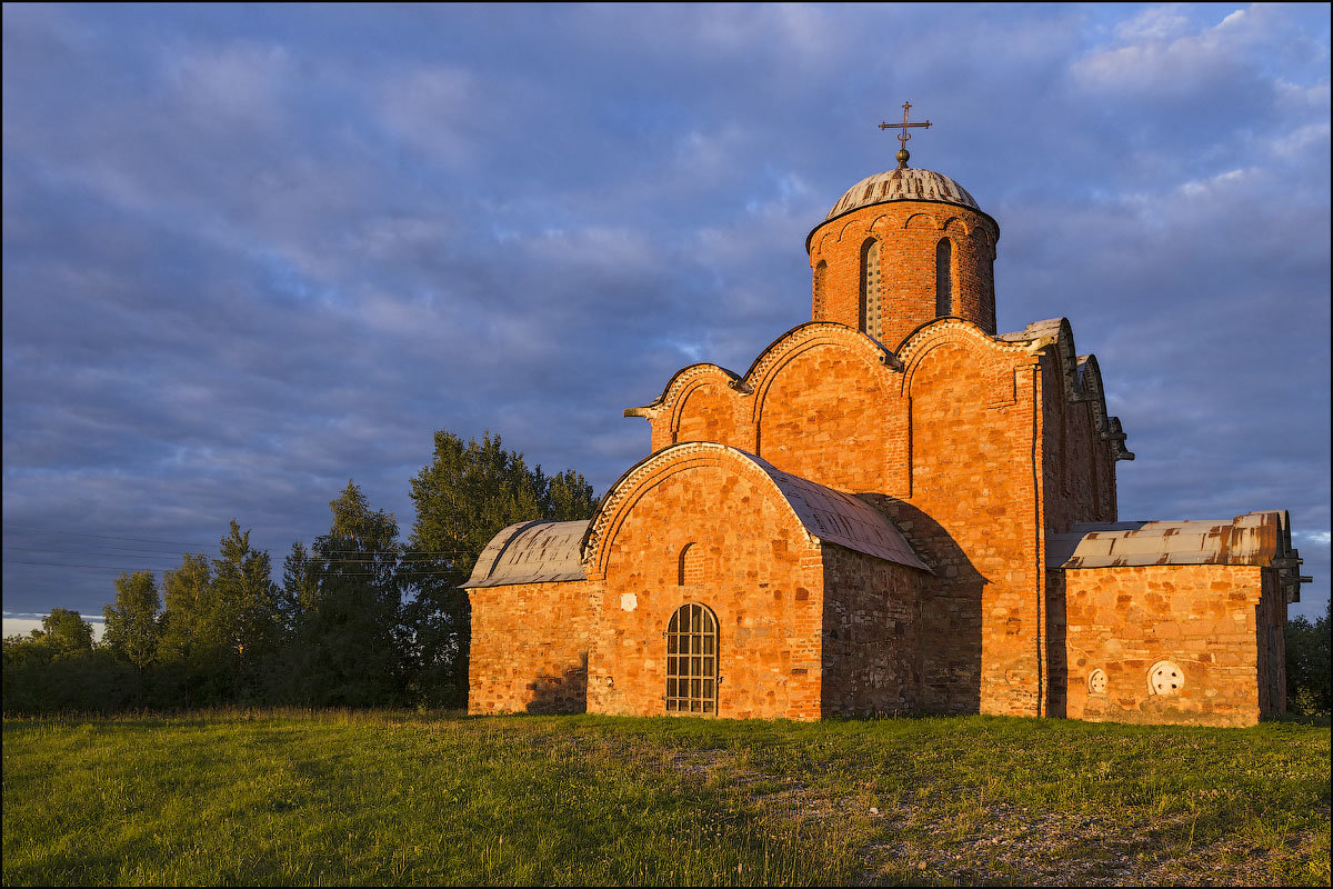 Оранжевый закат на красном - Евгений Никифоров