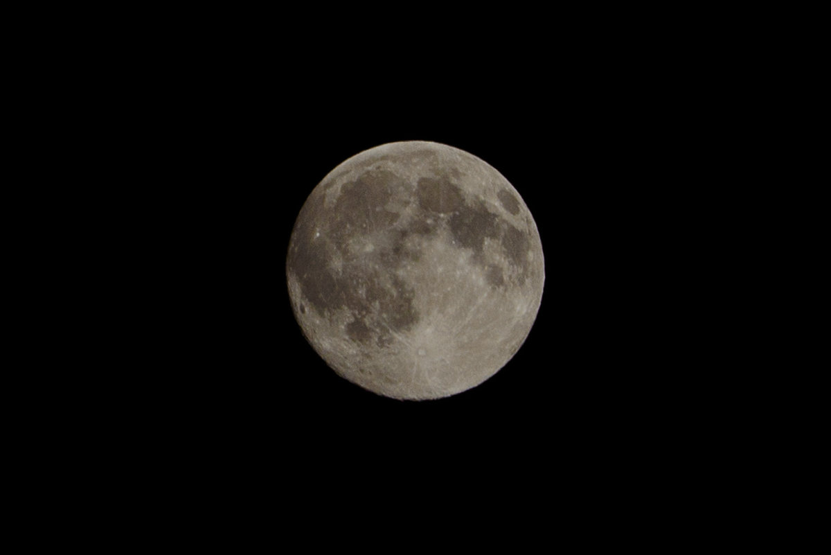 Луна в ночь с 11 на 12 июля.2014г - Геннадий Оробей