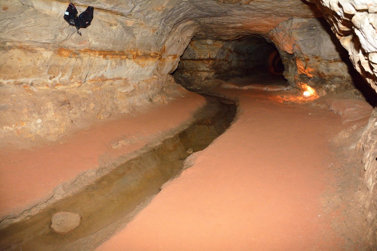 В Саблинских пещерах (этюд 2) - Константин Жирнов