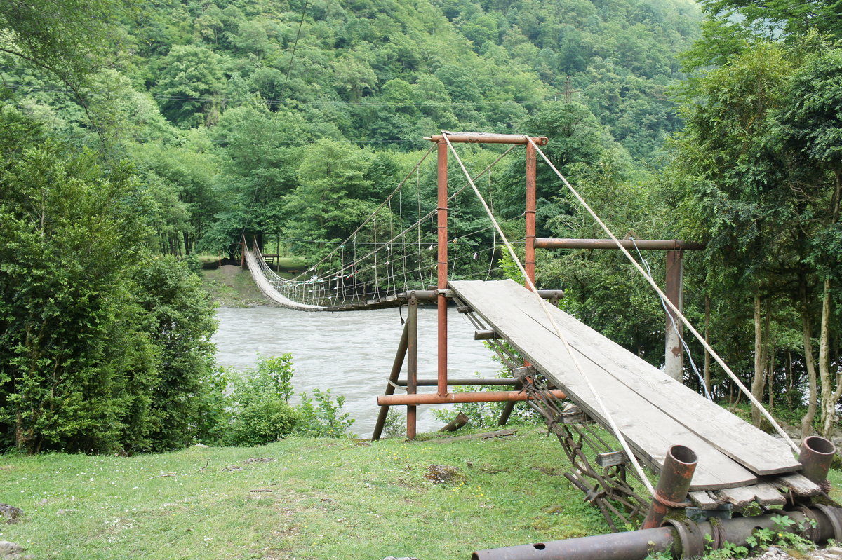 Подвесной мост над рекой Бзыбь - Елена Павлова (Смолова)