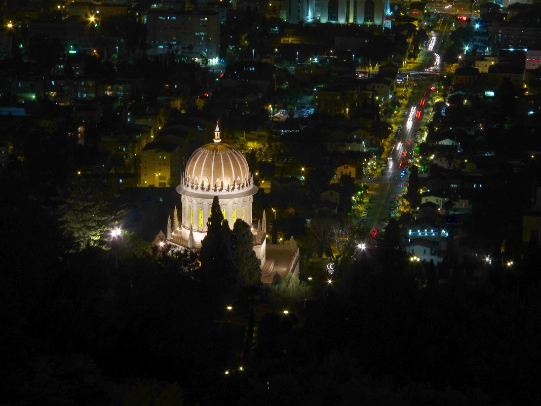 Бахайский храм в ночи - Nelly Lipkin