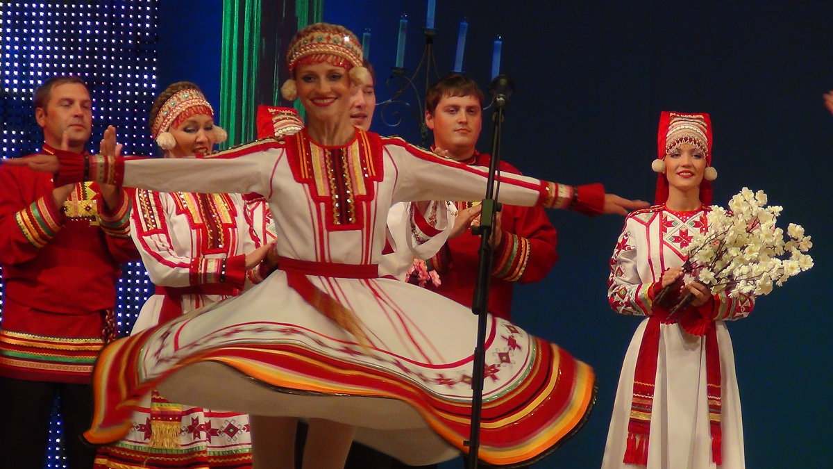 Мордовский народный танец "Умарина" (Яблонька) - Любовь (Or.Lyuba) Орлова