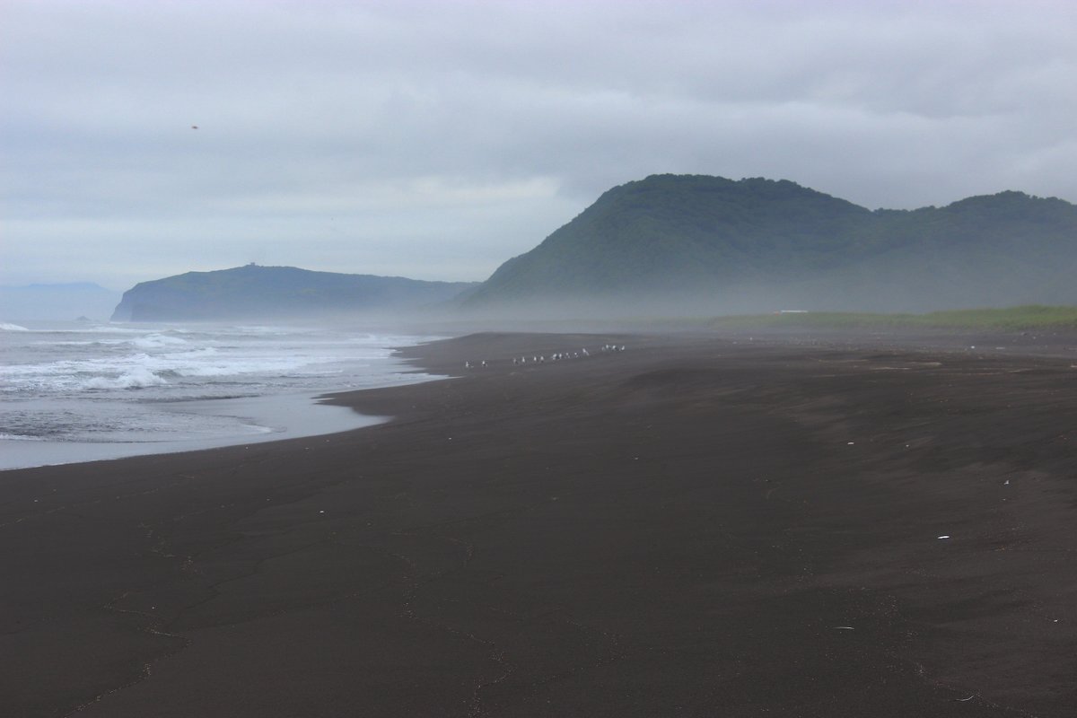 Халактырский пляж. Черный, вулканический песок - Александра Кондакс