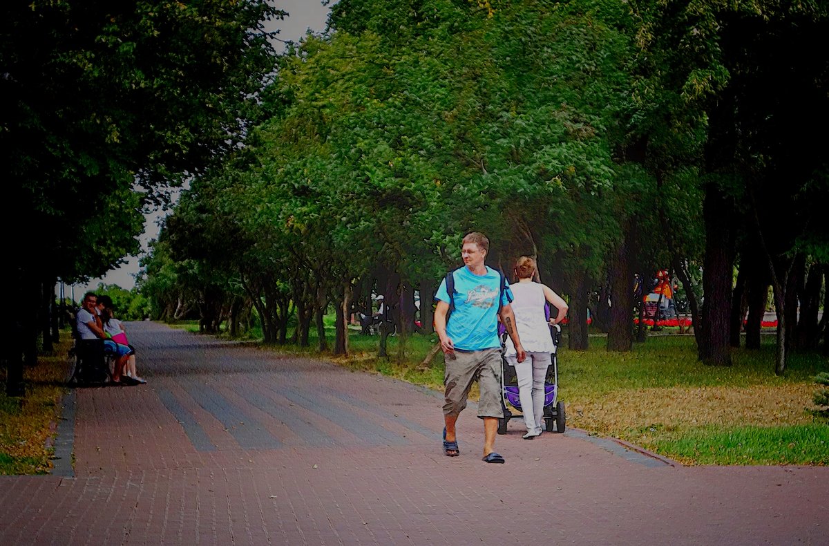 В парке - Григорий Кучушев