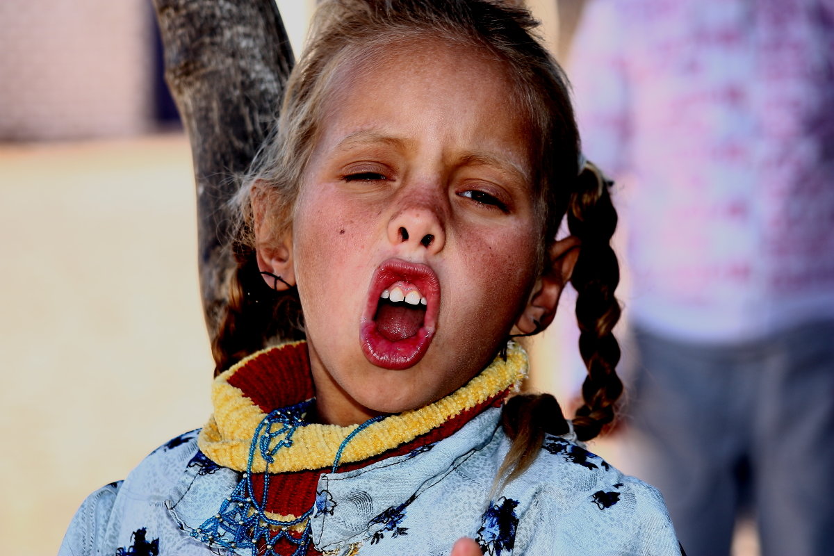 Девочка из бедуинской деревни в пустыне - Андрей Sh