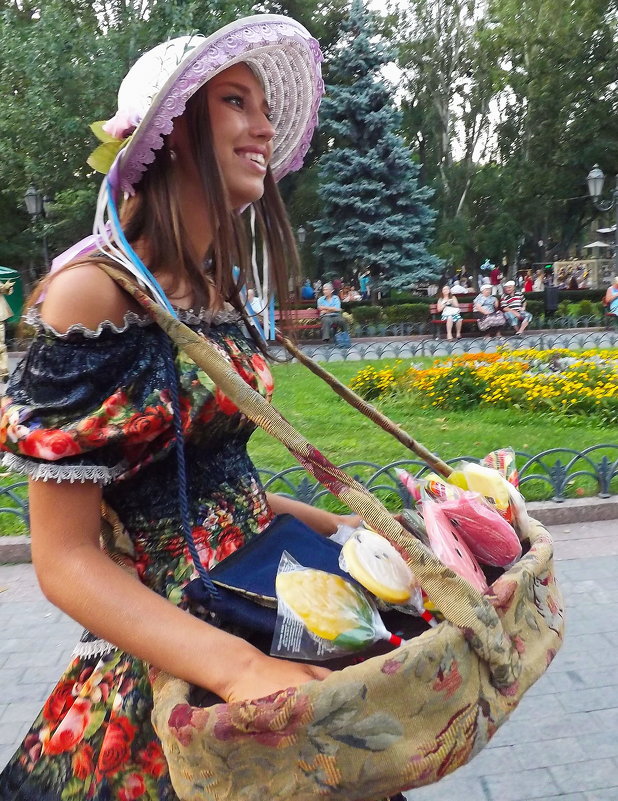Девушка с конфетами - Александр Цисарь