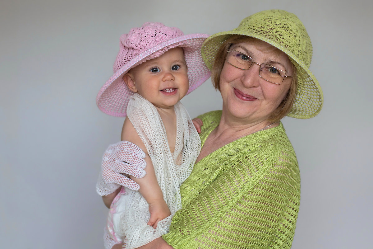 В шляпке с бабушкой - Эльвина Доронина