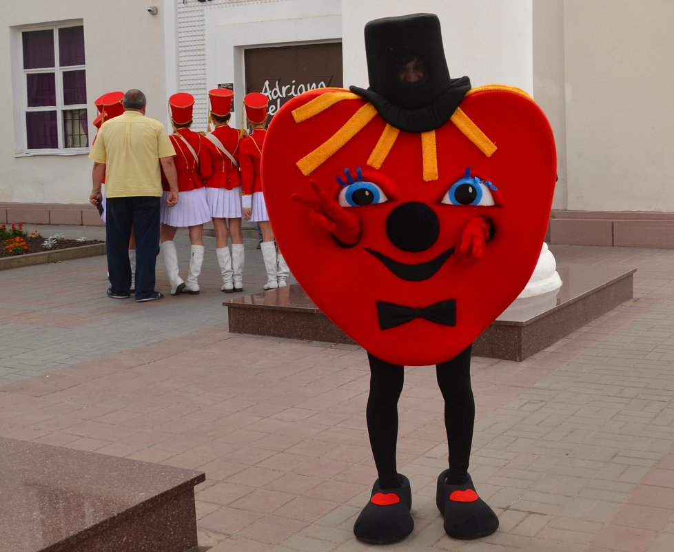 Бродило по городу сердце кривоногое.... - Владимир Болдырев