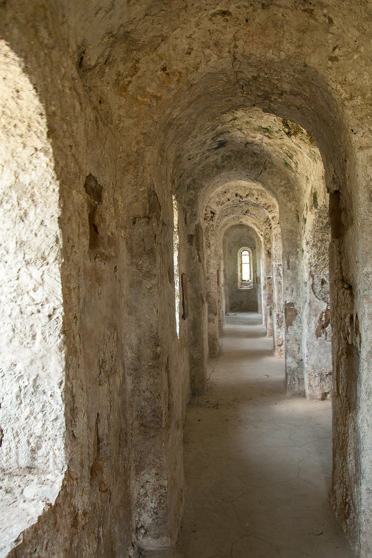 коридоры храма раннего средневековья - Андрей ЕВСЕЕВ