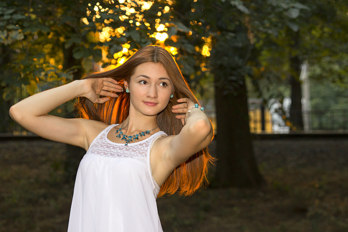 Девушка в парке - Olga Vorzheva