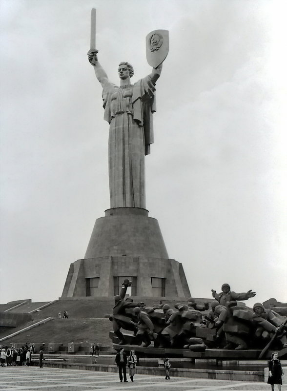 Киев - памятник " Родина-мать" - yuri Zaitsev