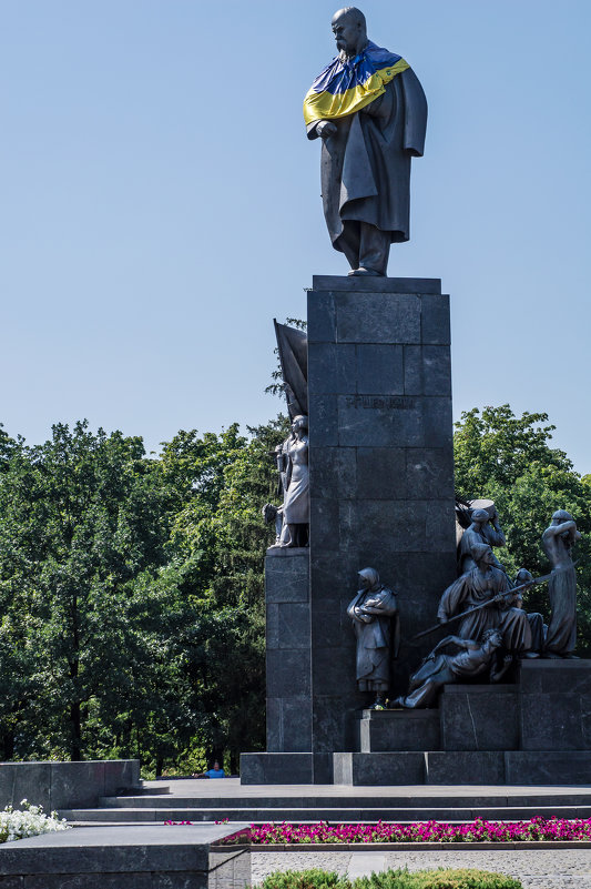 Памятник  Т.Г .Шевченко - Владимир Кроливец