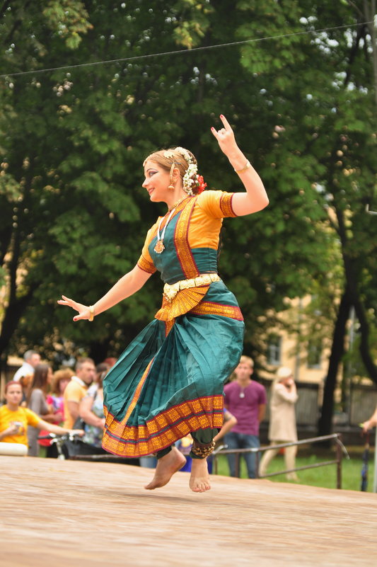 Индийские танцы 2 - Татьяна Плиско