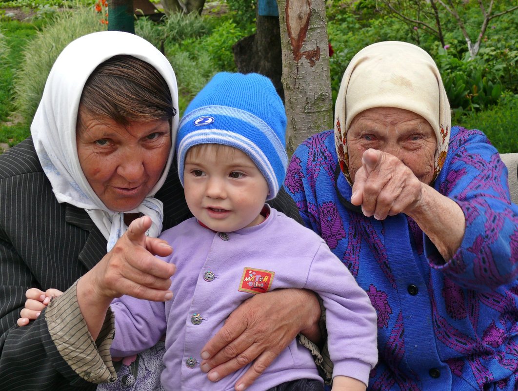 Три поколения. - Татьяна и Александр Акатов