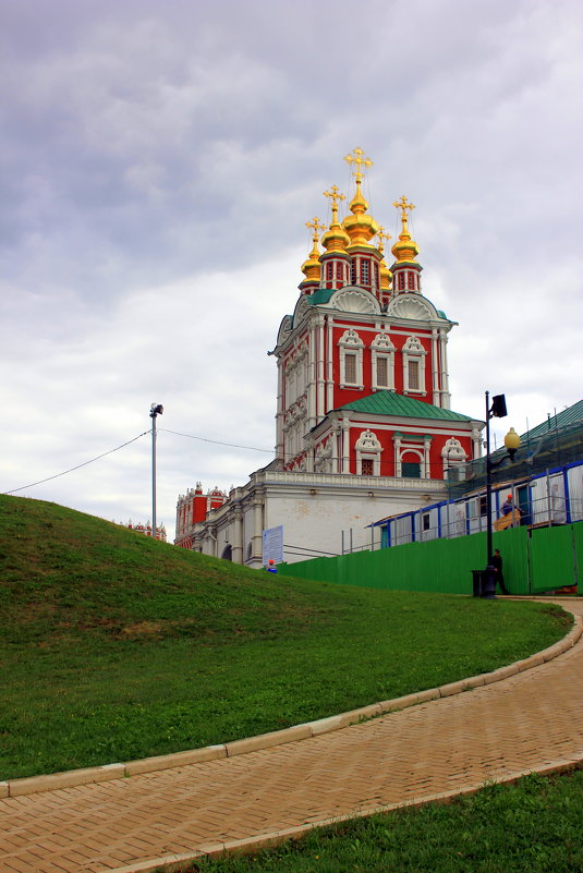 Новодевичий монастырь в москве - Иван 
