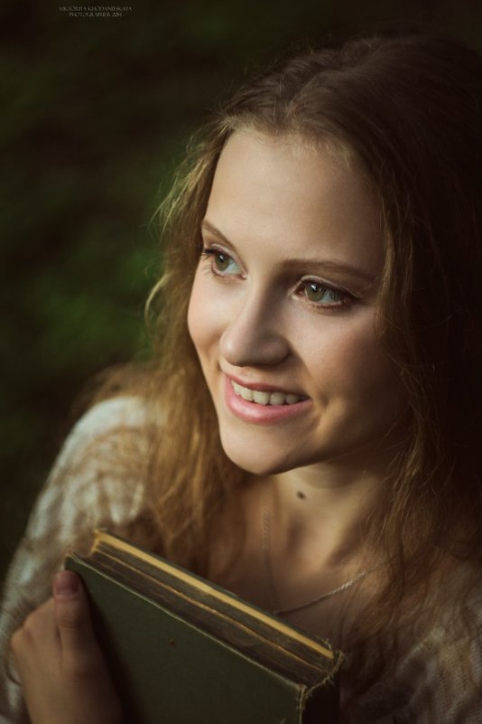 Улыбка и книга - Виктория Ходаницкая