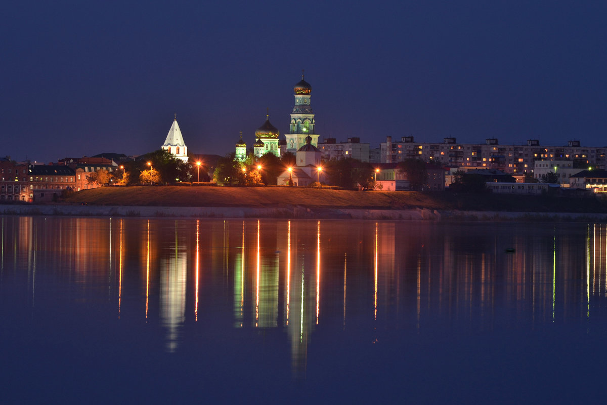 Огни ночного города - Надежда Корнилова