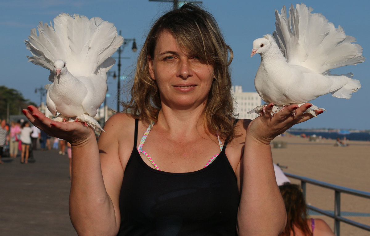 Елена и голуби - Galina Kazakova