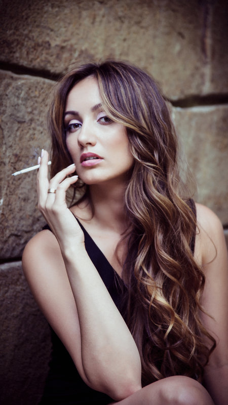 Девушка с сигаретой - Nina Zaitseva