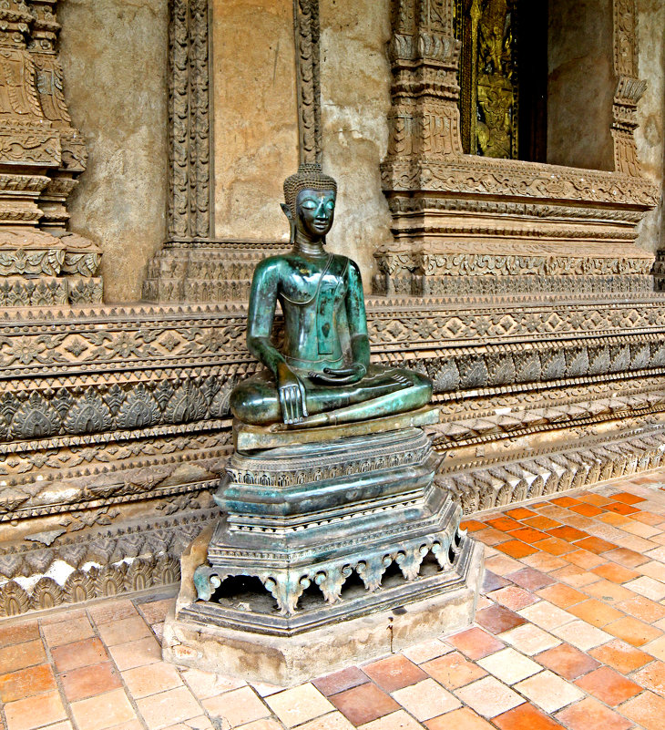 Лаос. Вьентьян. Статуя Будды - Владимир Шибинский