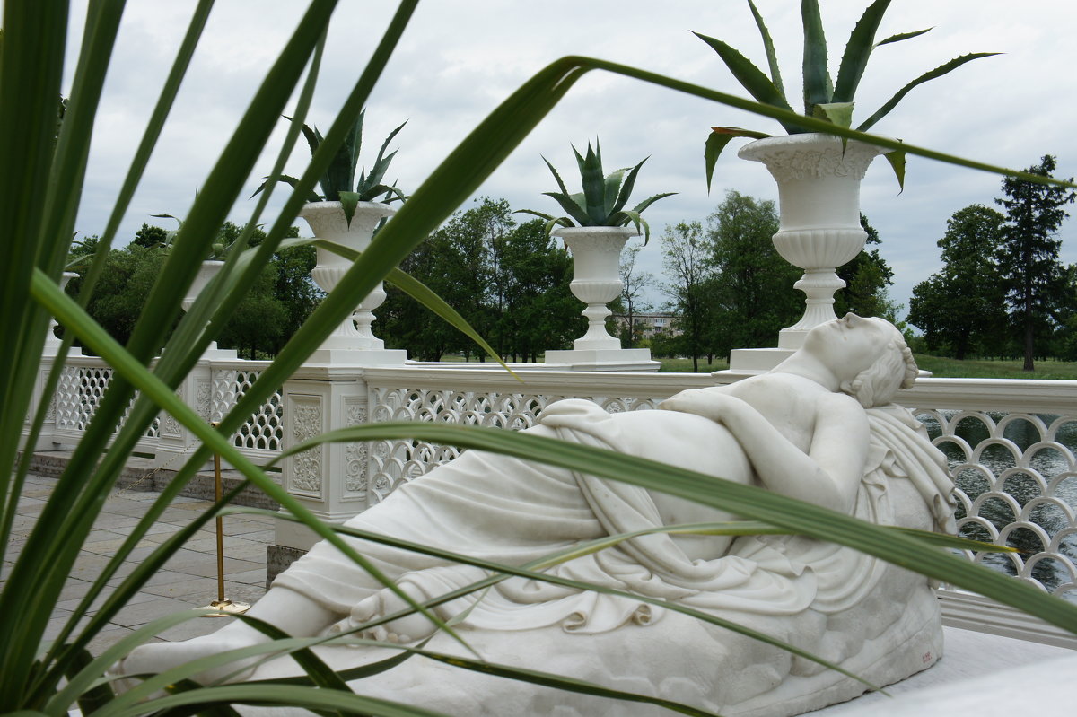 Скульптура  «Спящая Венера». Скульптор  Ц. Баруцци - Елена Павлова (Смолова)