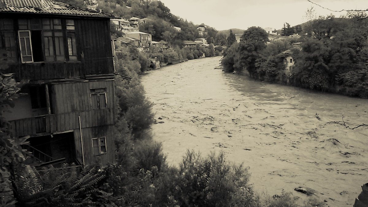река Риони, Кутаиси (Грузия). - Дмитрий Салюк