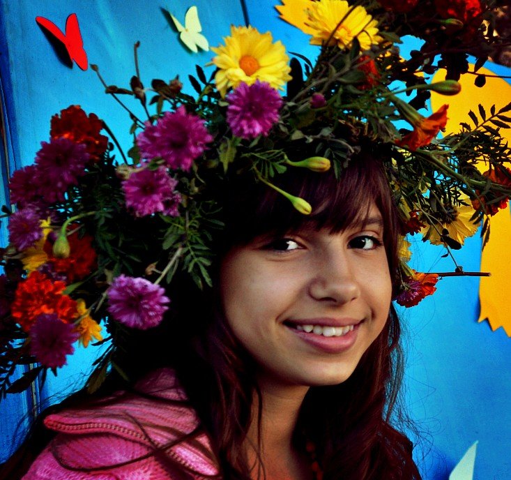 Девушка в цветочном венке - Александр Облещенко
