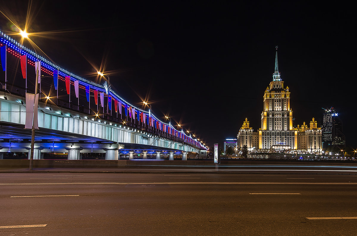 Прогулка по ночной Москве. - Эдуард Пиолий