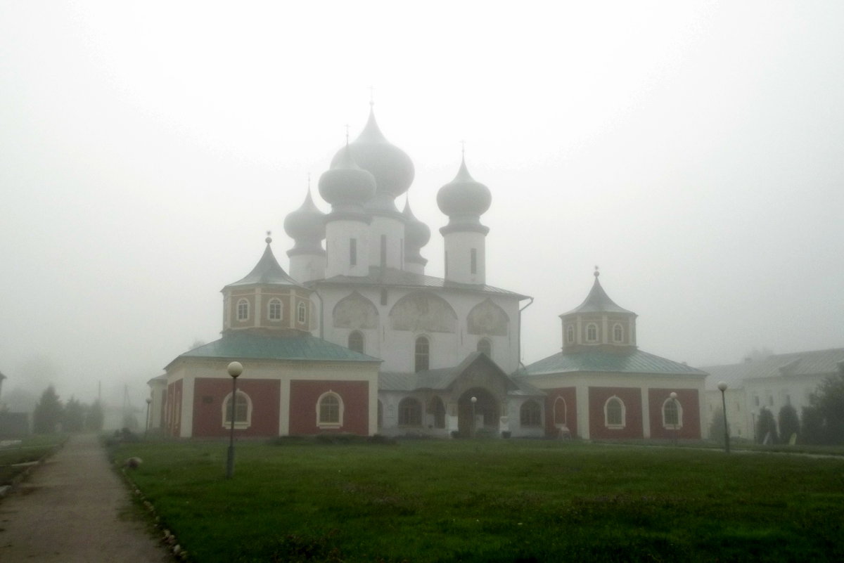 Успенский собор в тумане - Сергей Кочнев
