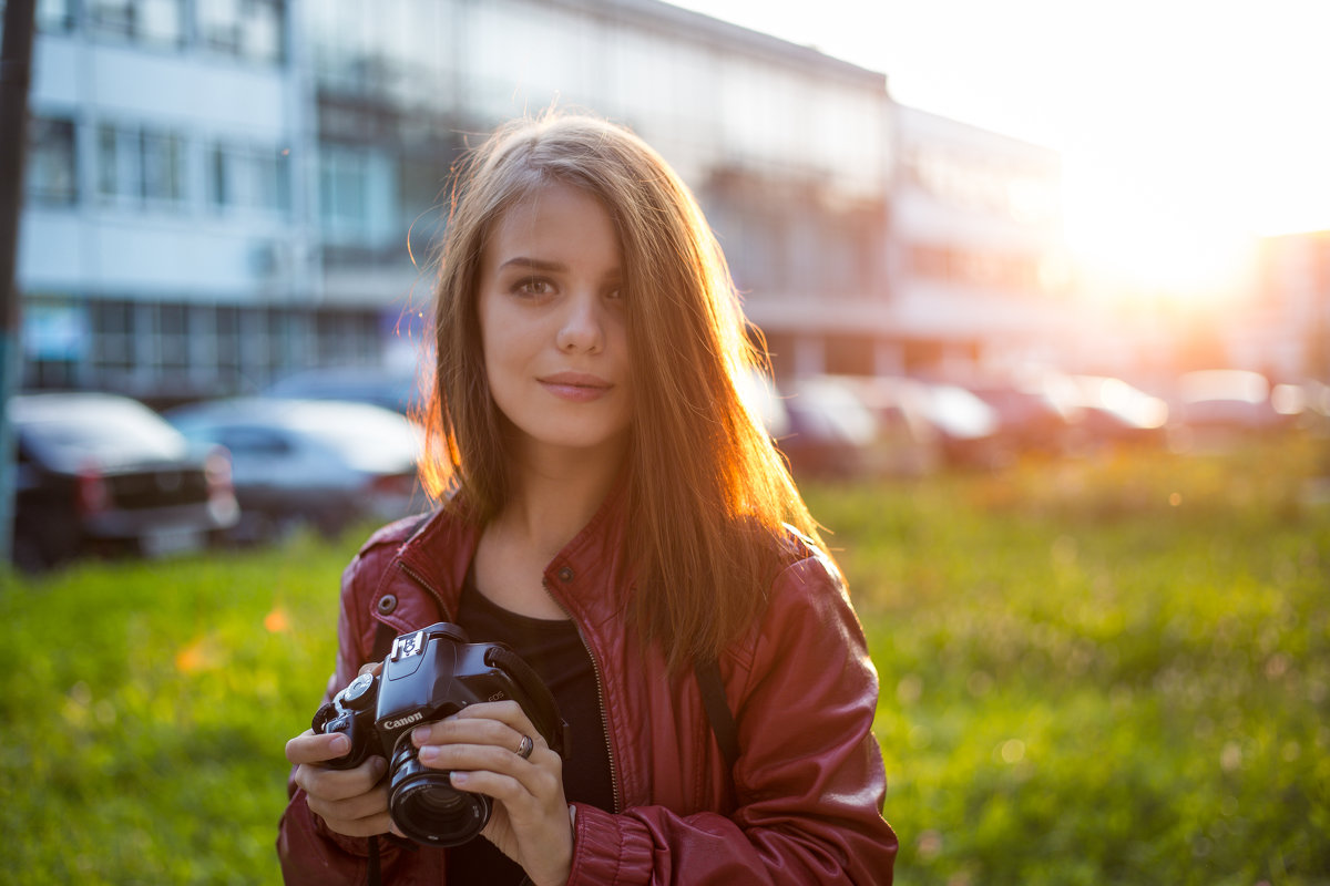 девушка с фотоаппаратом - Анна Каркуша