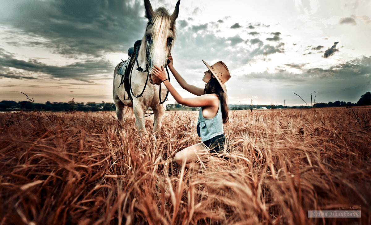Девушка и лошадь - Юлия Нагибович