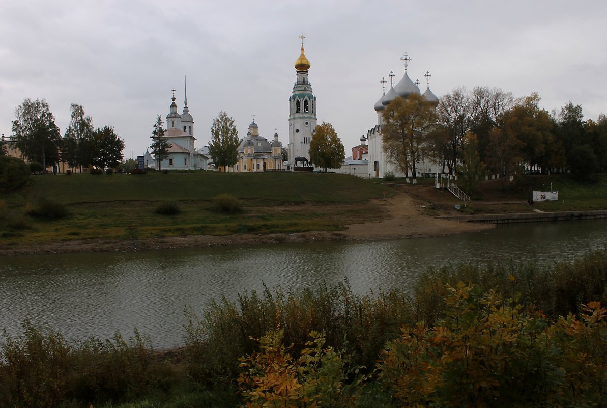 *** - Владимир Ненартонис