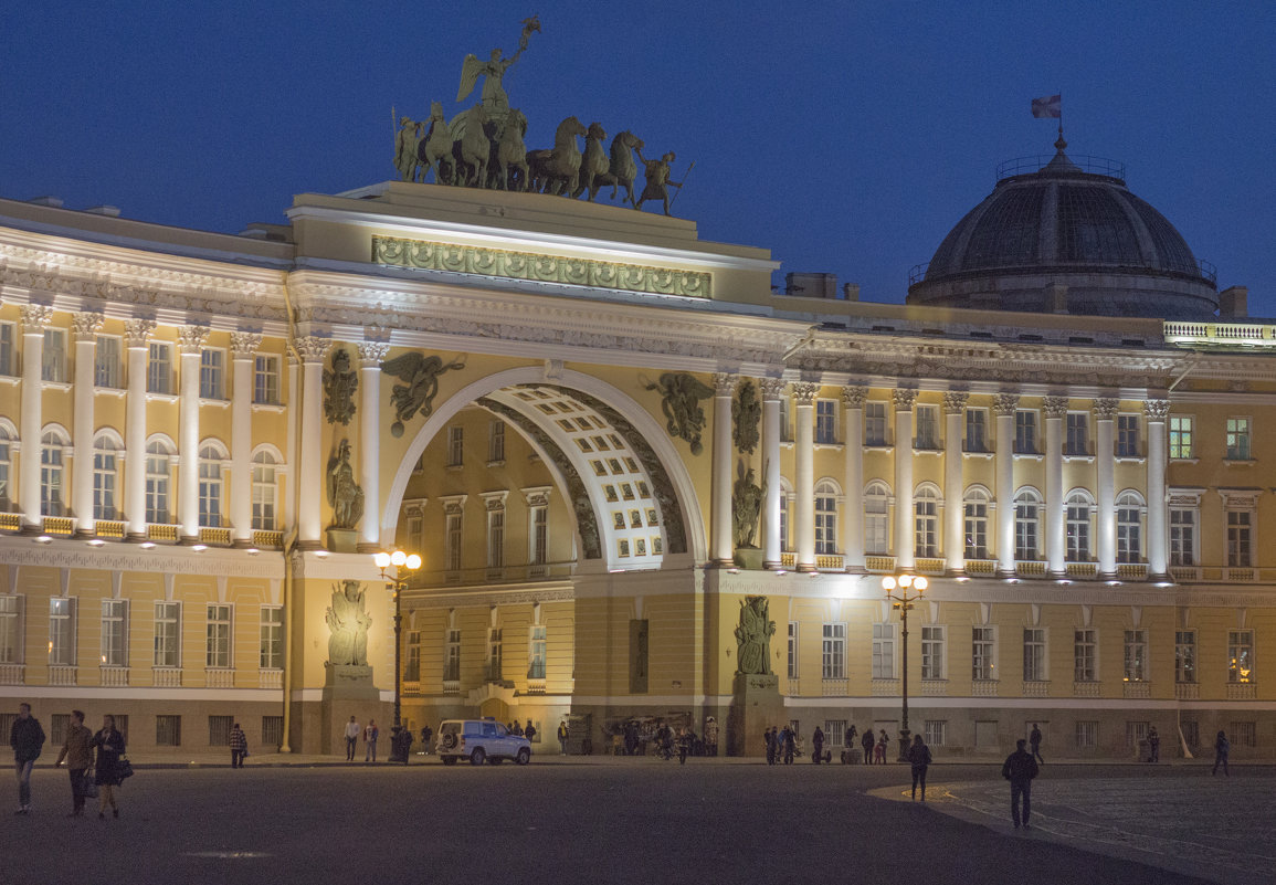 Триумфальная арка Главного штаба на Дворцовой площади - Слава 
