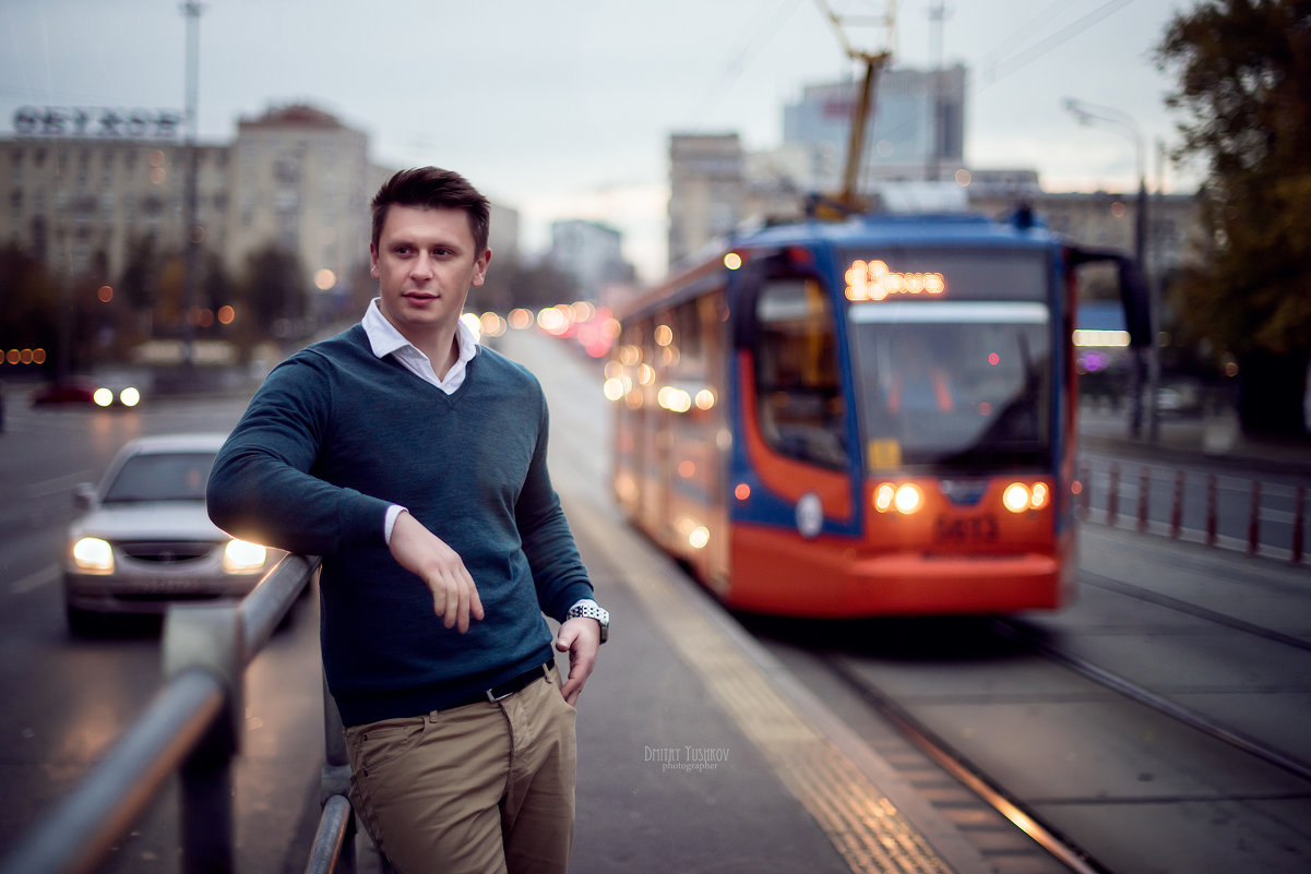 в ожидании трамвая - Dmitry Yushkov