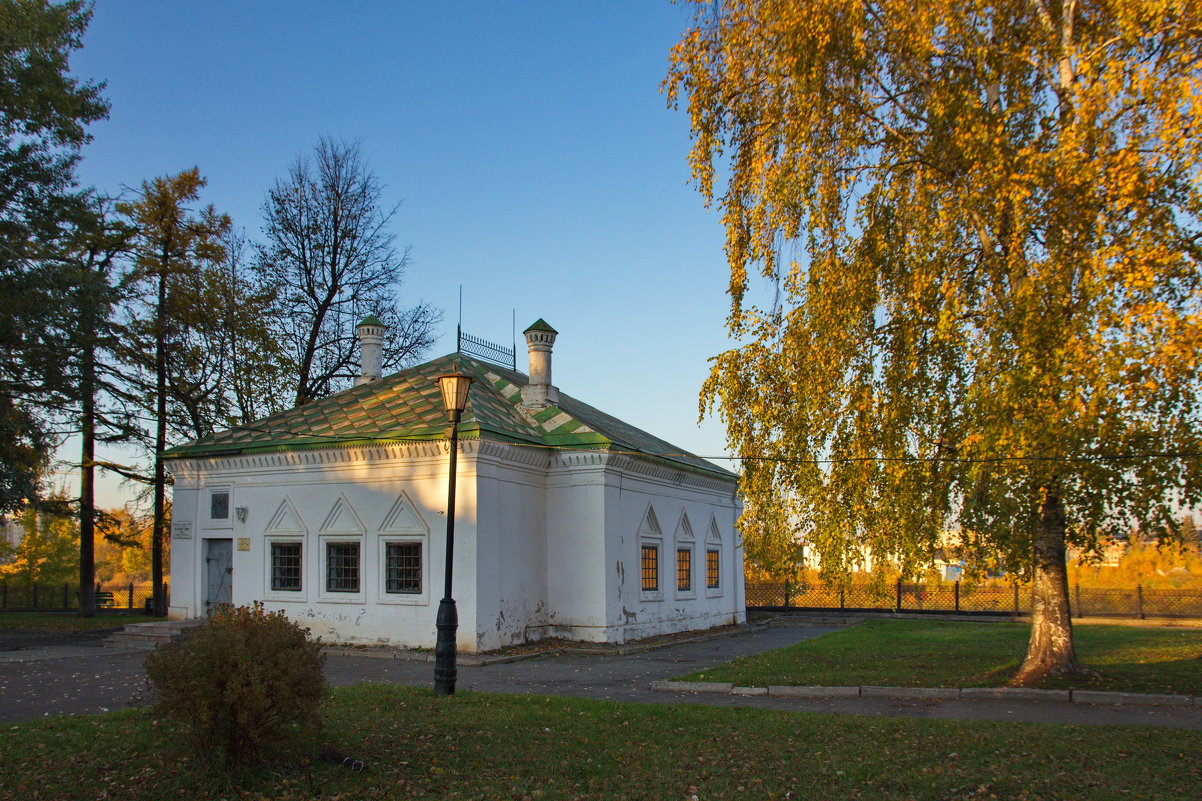 Петровский домик в Вологде в красках осени. - Татьяна Копосова