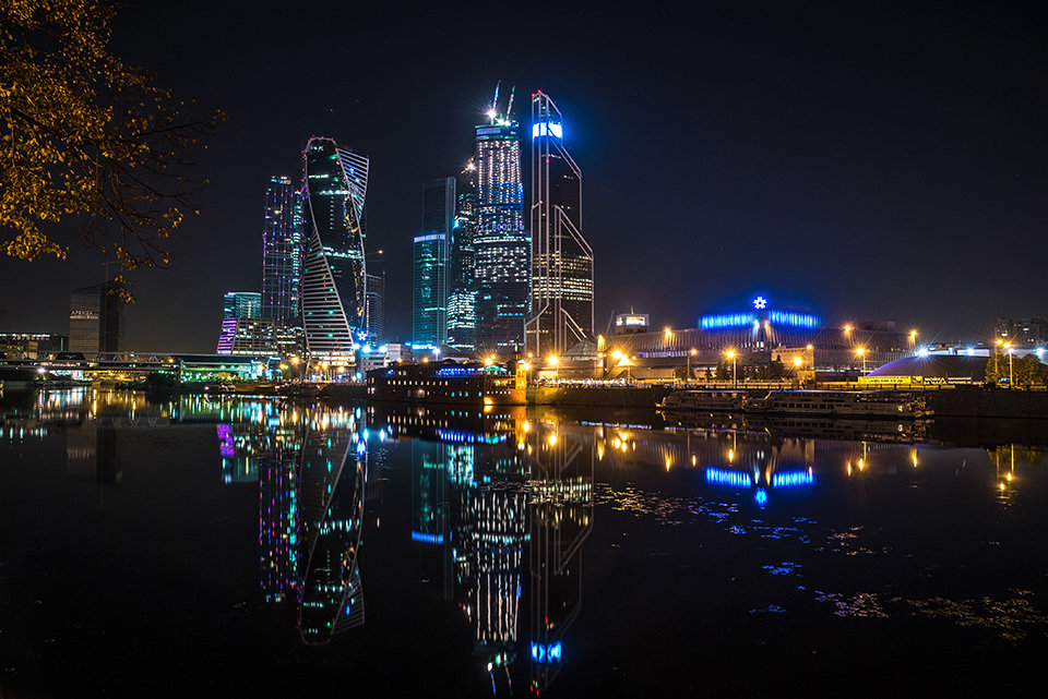 Москва Сити, вечер - Ксения Исакова