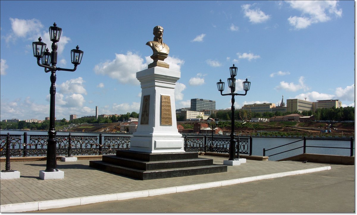 Памятник Андрею Фёдоровичу Дерябину (1,57км. от центра города) - muh5257 