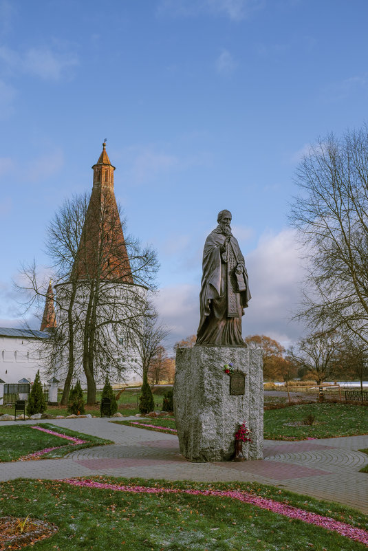 Памятник Иосифу Волоцкому - Михаил "Skipper"