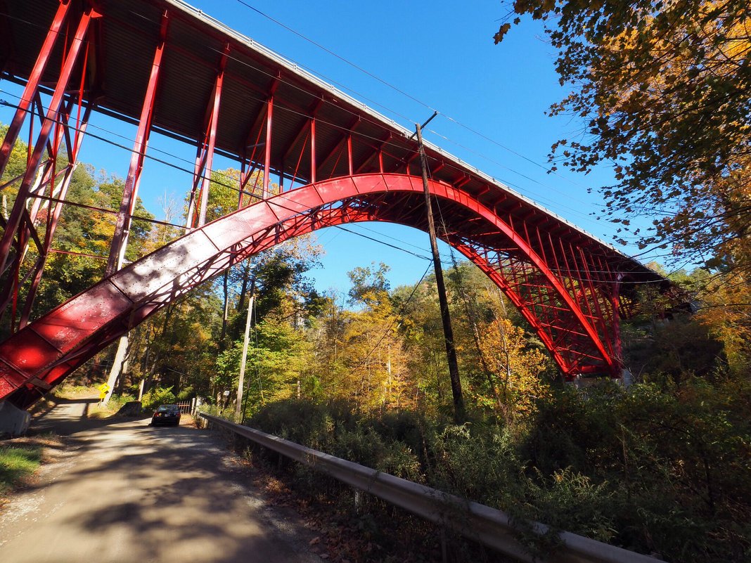 Red bridge - Vadim Raskin