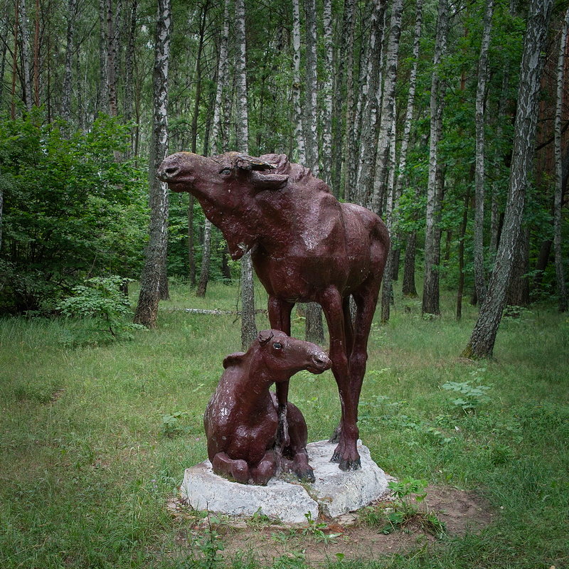 Скульптура "Хозяева Полесья" - Андрий Майковский