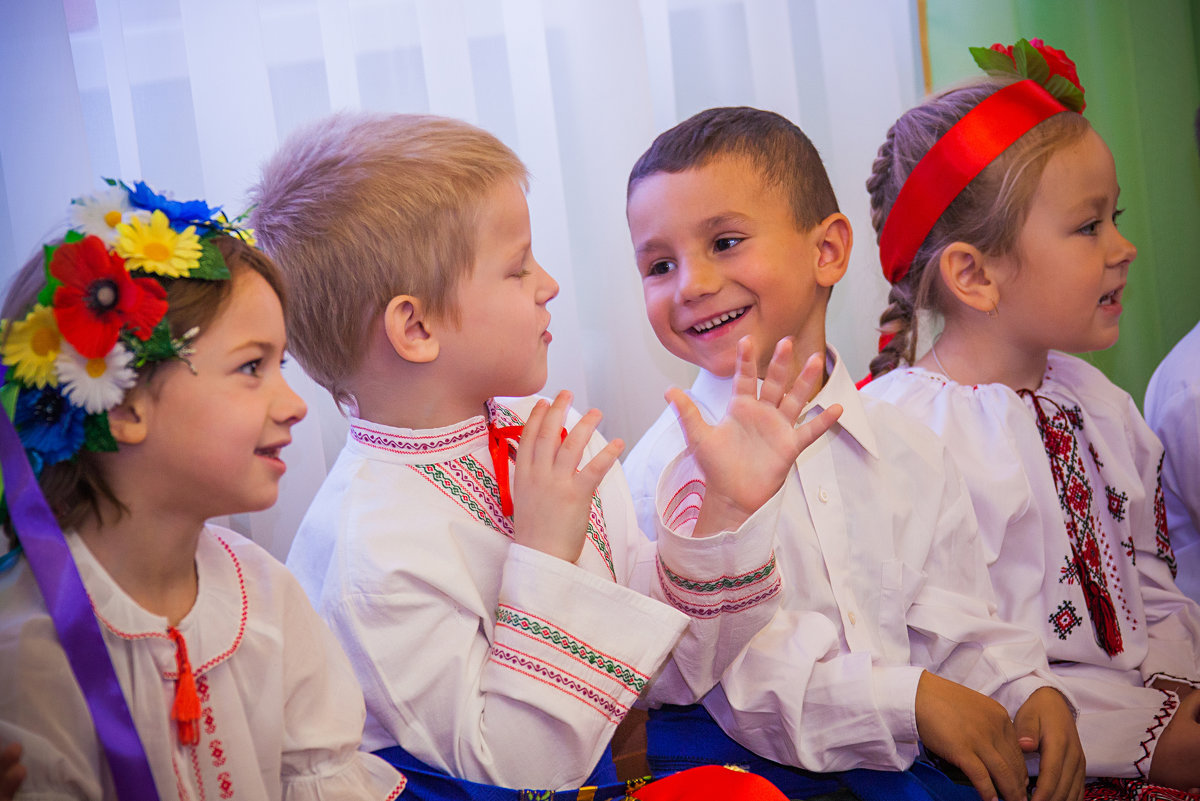 Вчера с отцом на рыбалке были... - Николай Хондогий