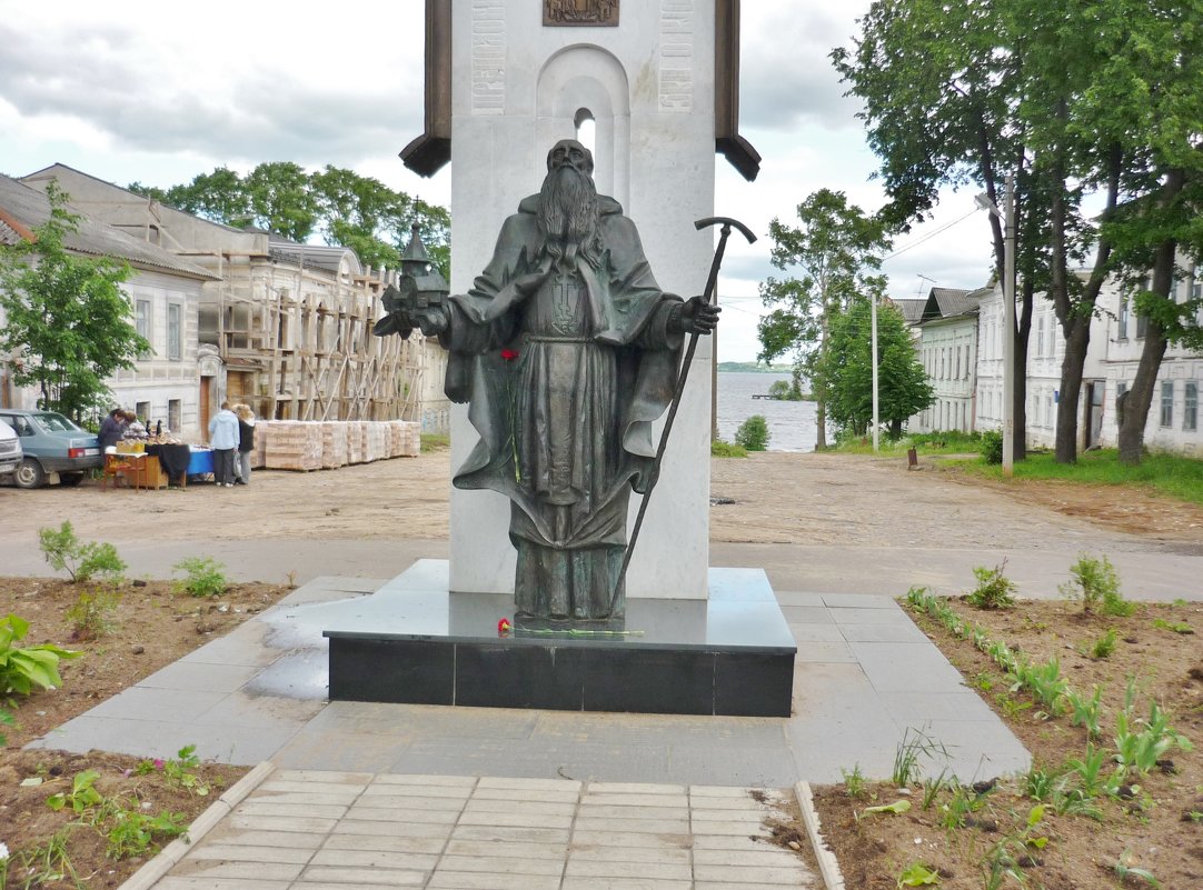 Памятник Макарию Калязинскому - Светлана Лысенко